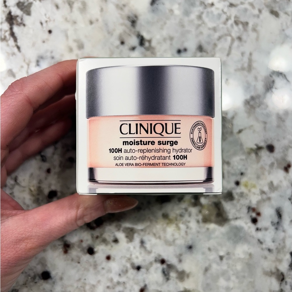 Clinique Moisture Surge 100H Auto Replenishing Hydrator